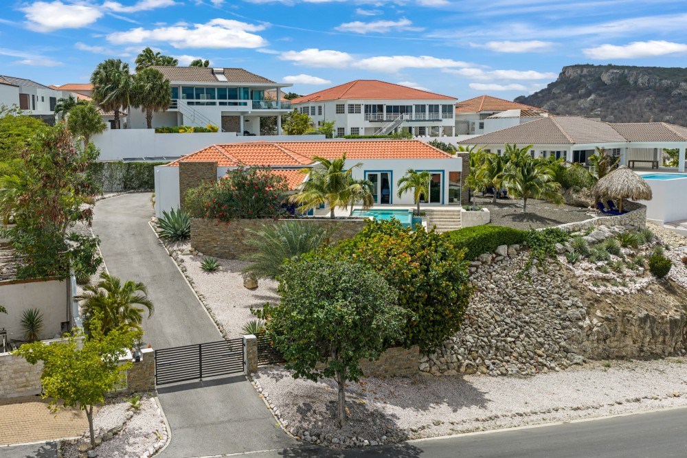 House in Blue Bay