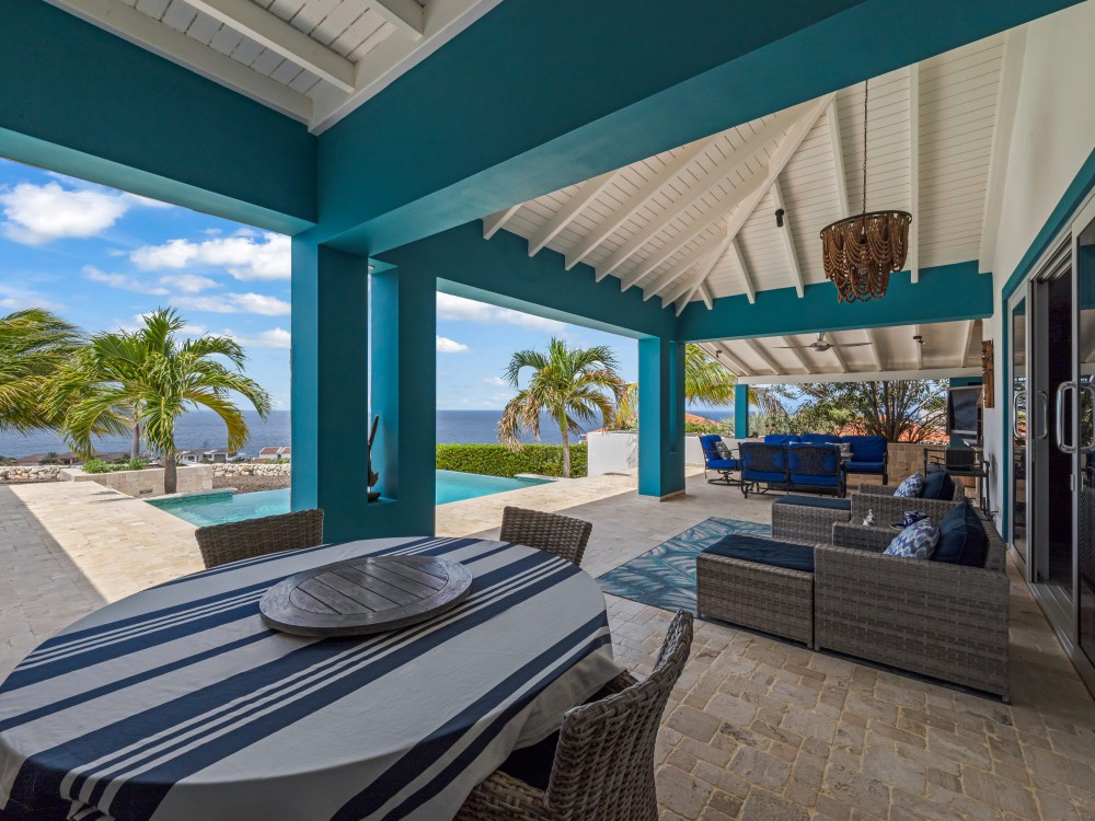 House in Blue Bay
