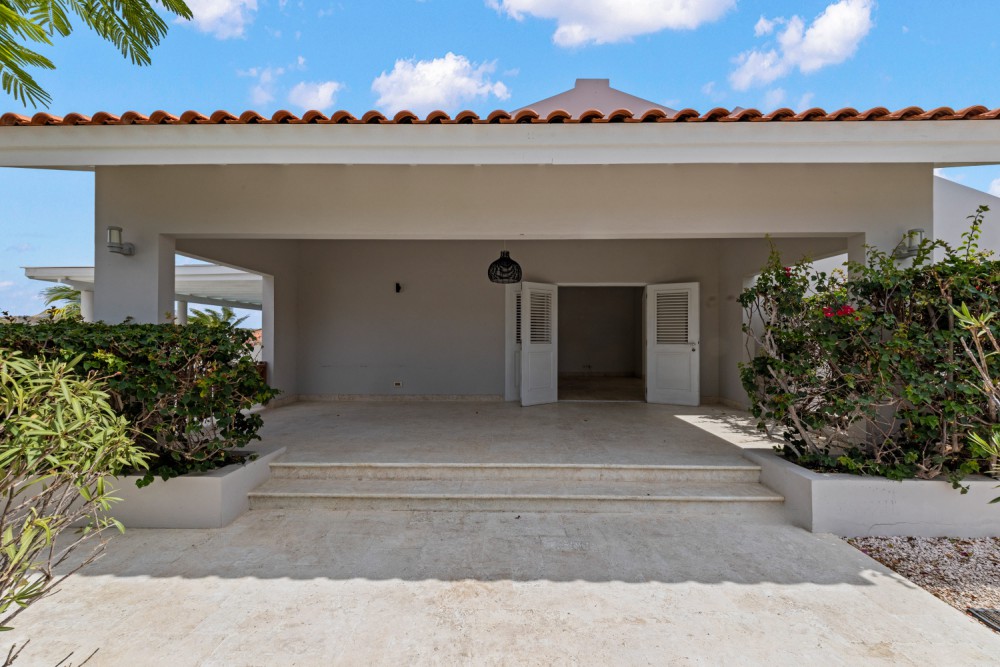 House in Blue Bay
