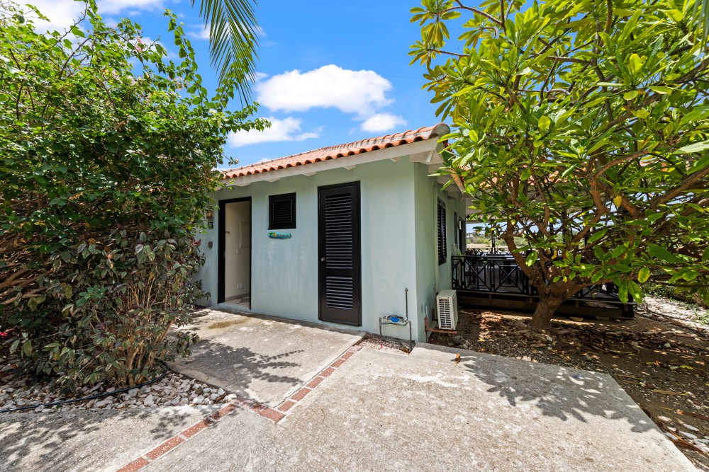 House in Blue Bay