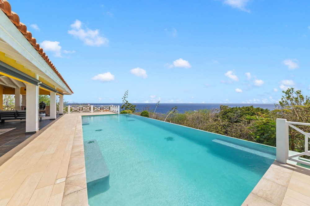 Villa in Blue Bay