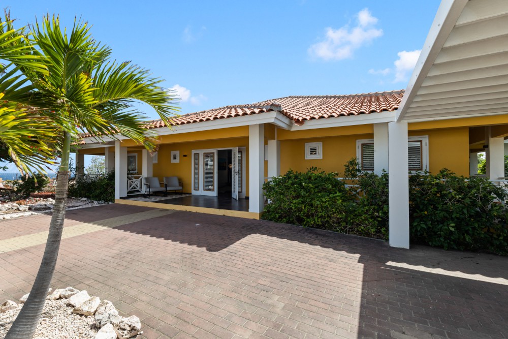 Villa in Blue Bay