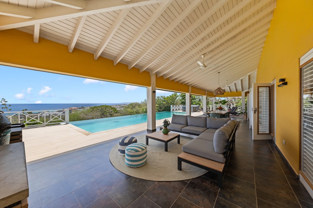 Villa in Blue Bay