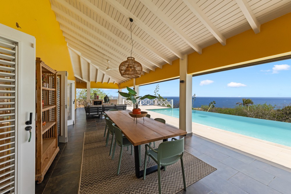 Villa in Blue Bay