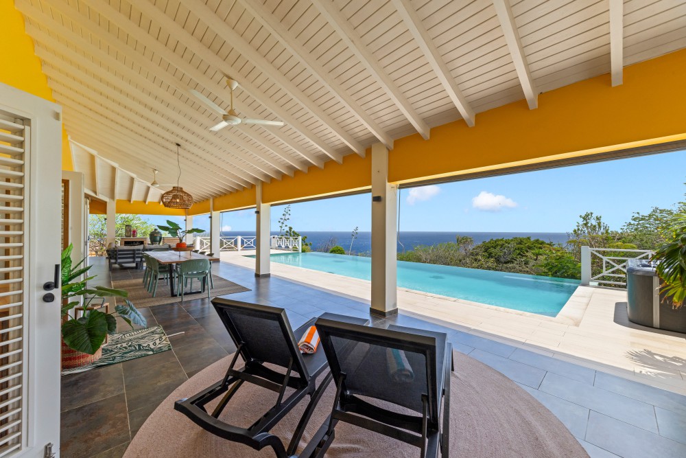 Villa in Blue Bay