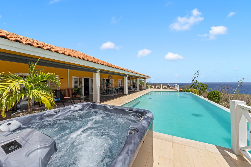 Villa in Blue Bay