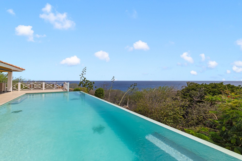 Villa in Blue Bay