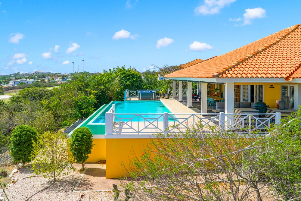 Villa in Blue Bay