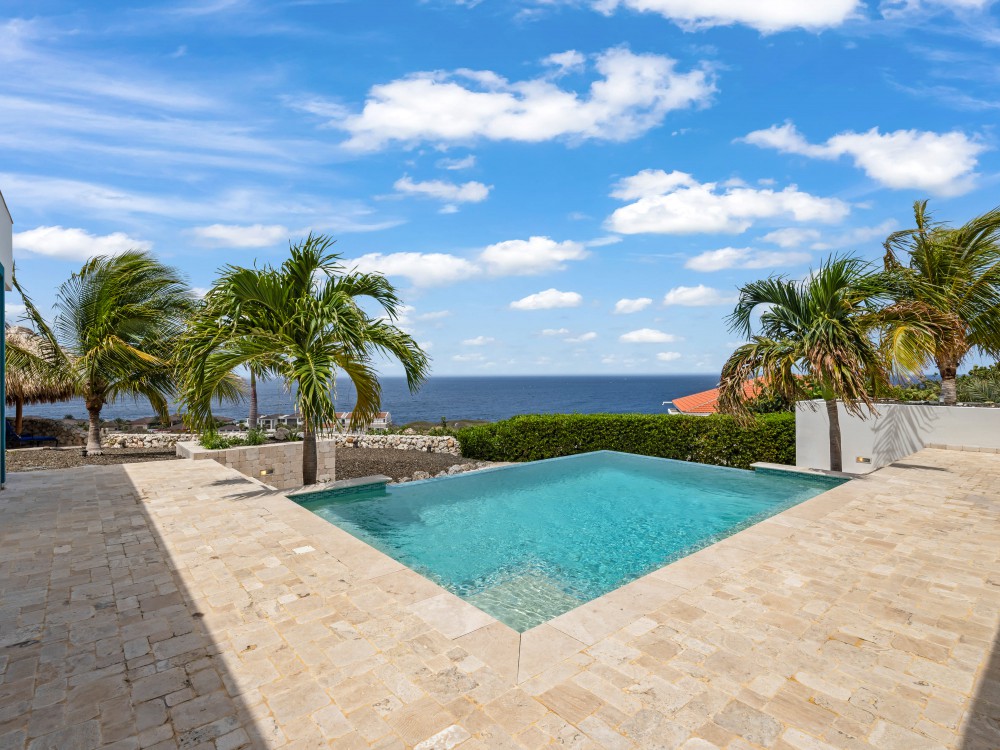 Villa in Blue Bay