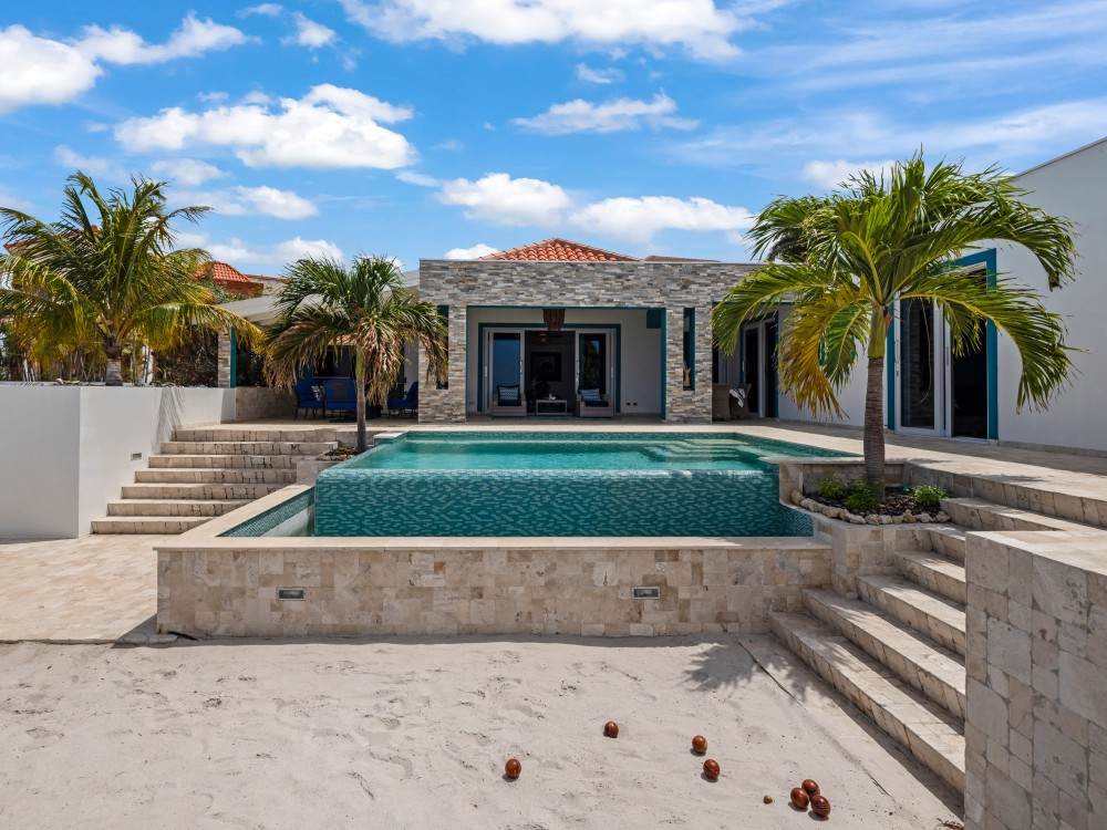 Villa in Blue Bay