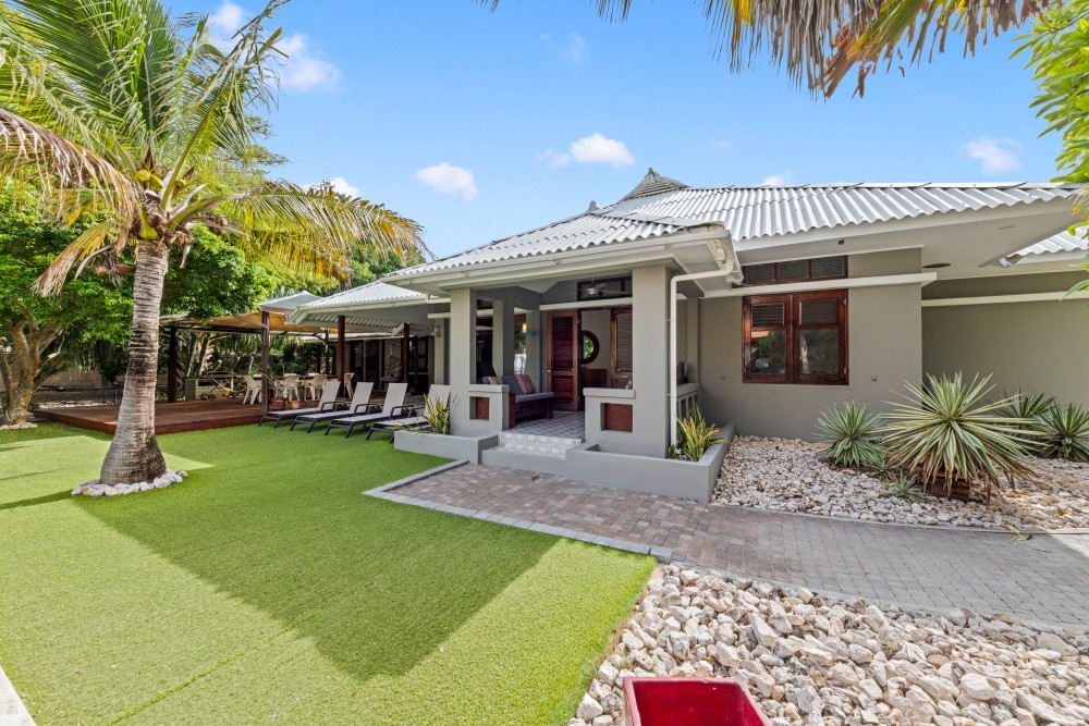Property in Emmastad