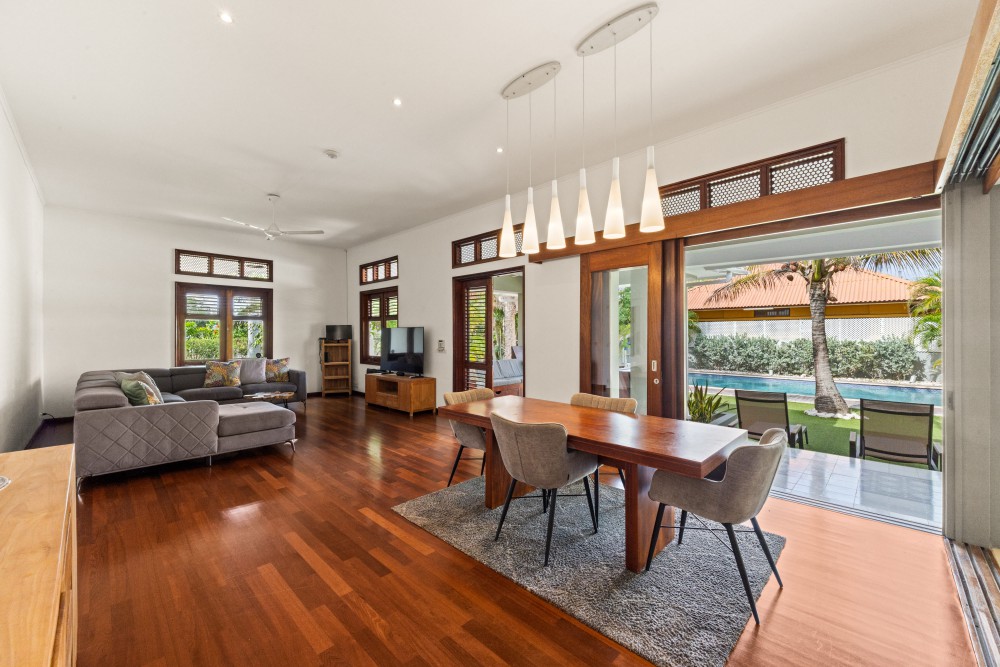Property in Emmastad