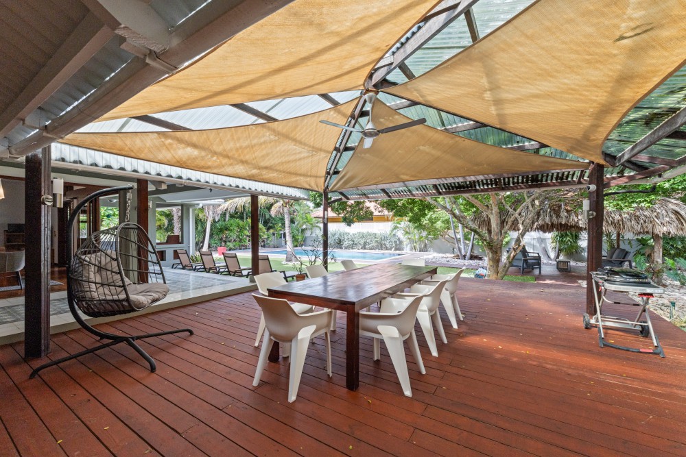 Property in Emmastad
