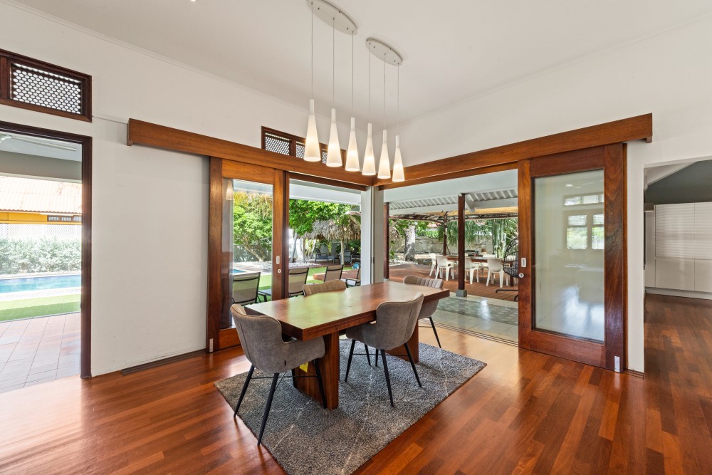 Property in Emmastad