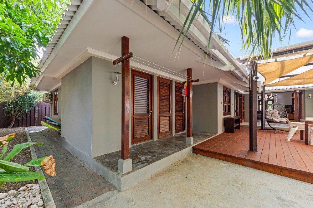 Property in Emmastad