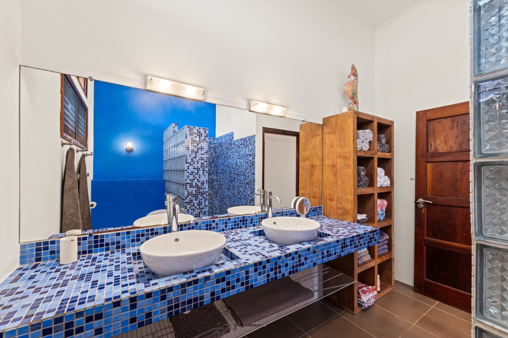 Property in Emmastad