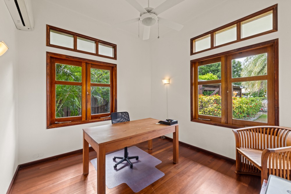 Property in Emmastad