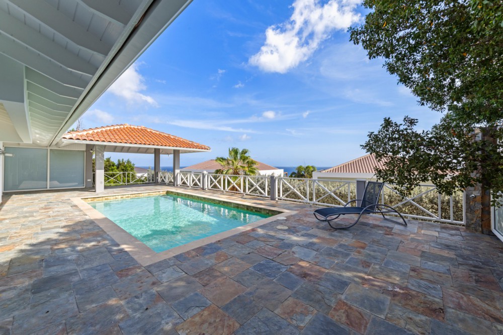 Villa in Blue Bay