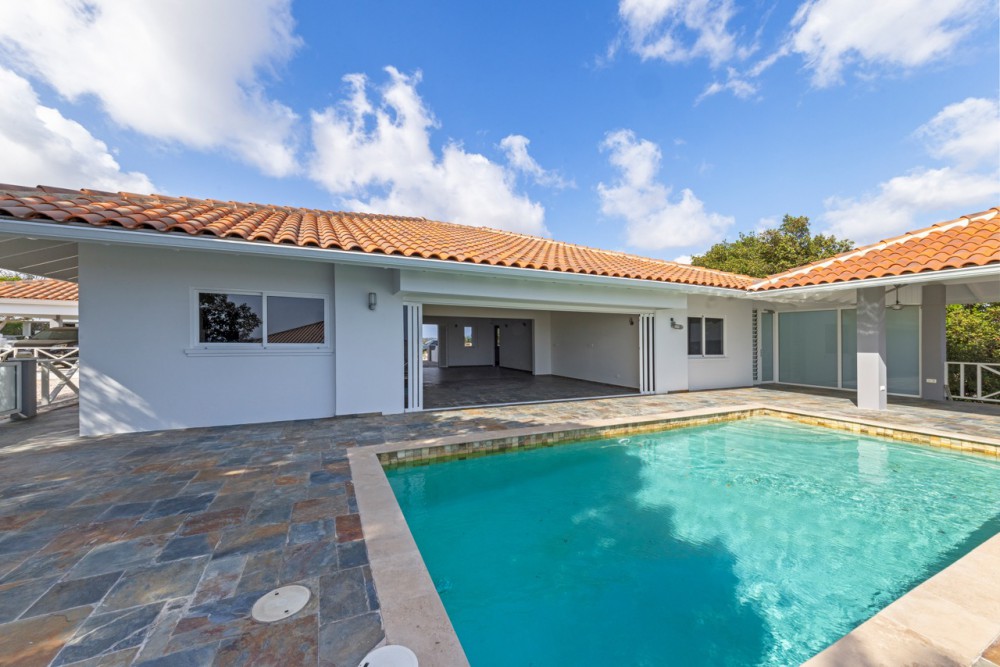 Villa in Blue Bay