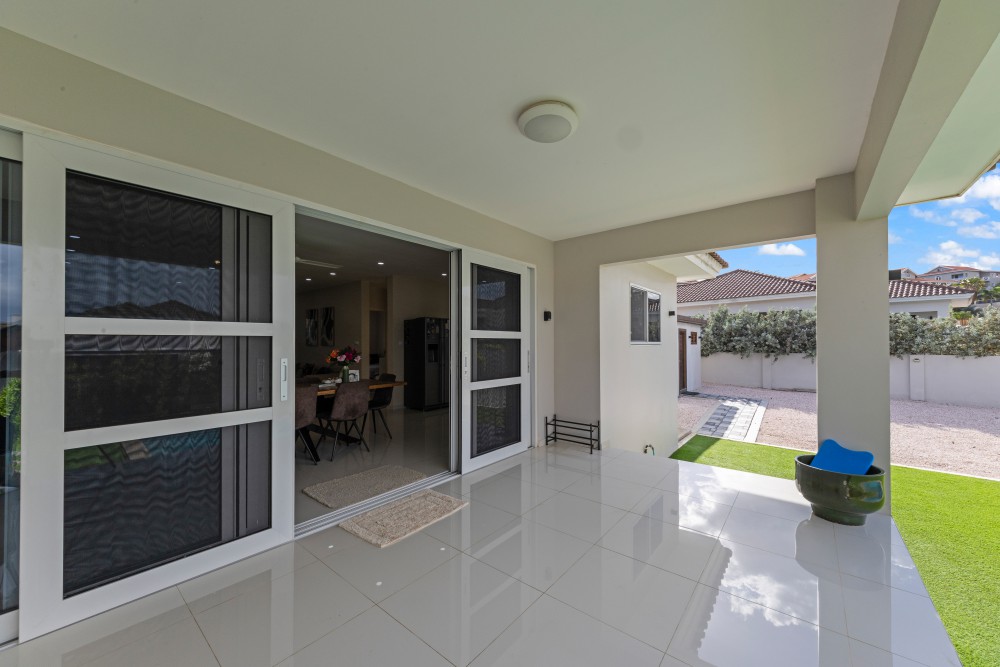 Villa in Blue Bay