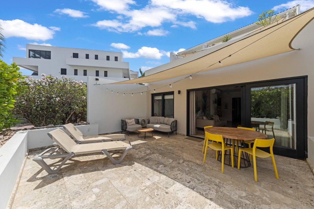 Apartment in Blue Bay