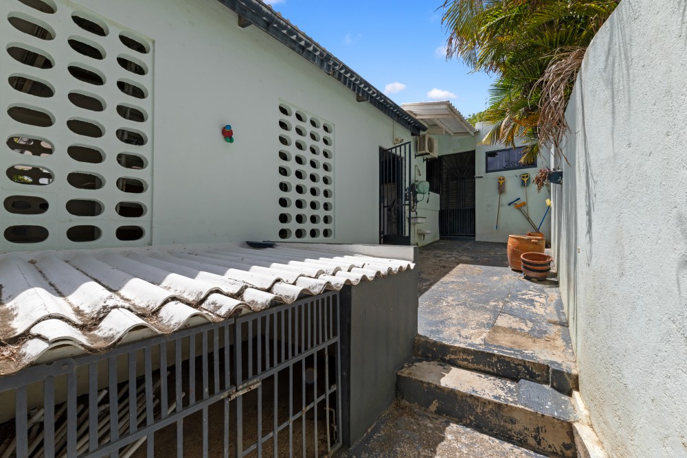 Property in Mahaai