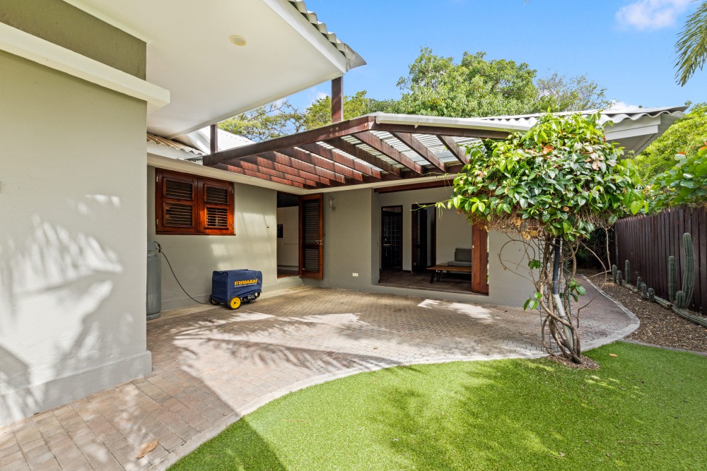Property in Emmastad