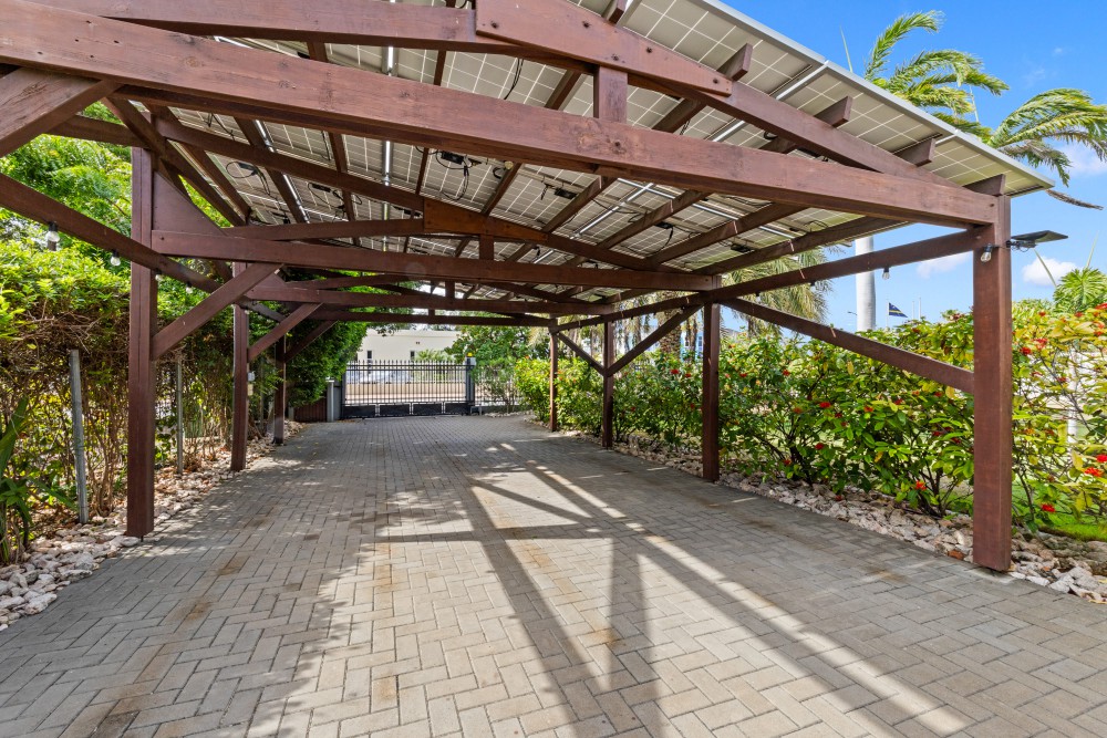Property in Emmastad