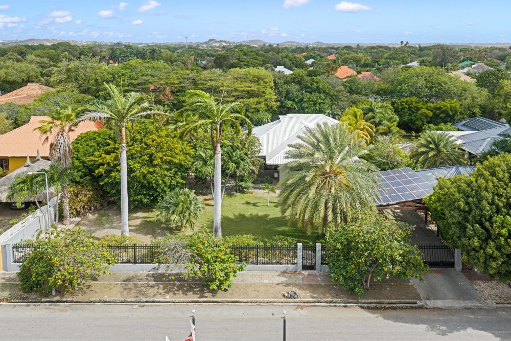 Property in Emmastad