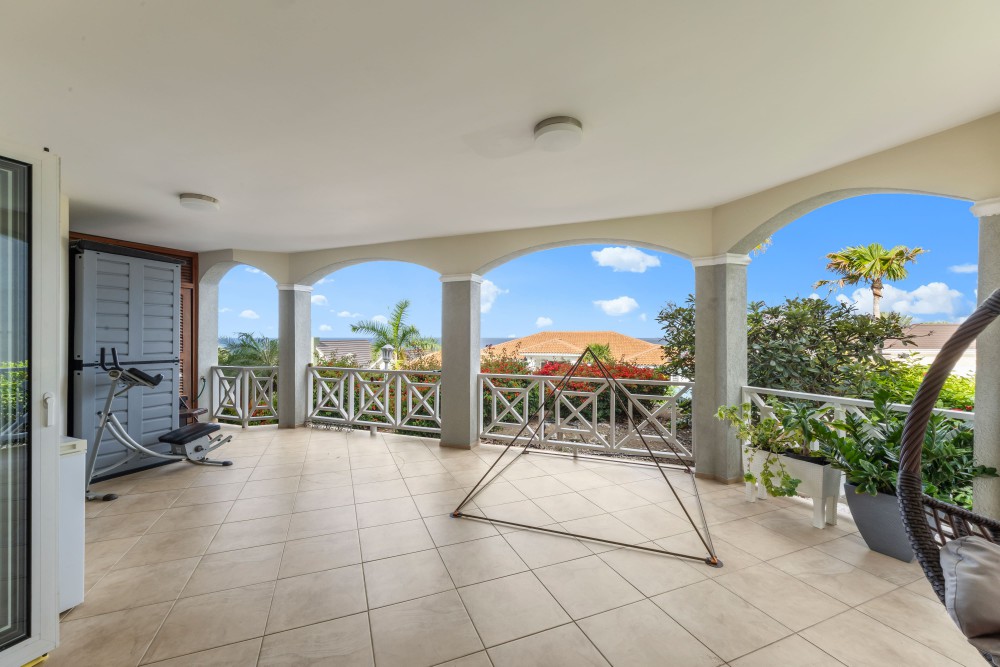 Apartment in Blue Bay