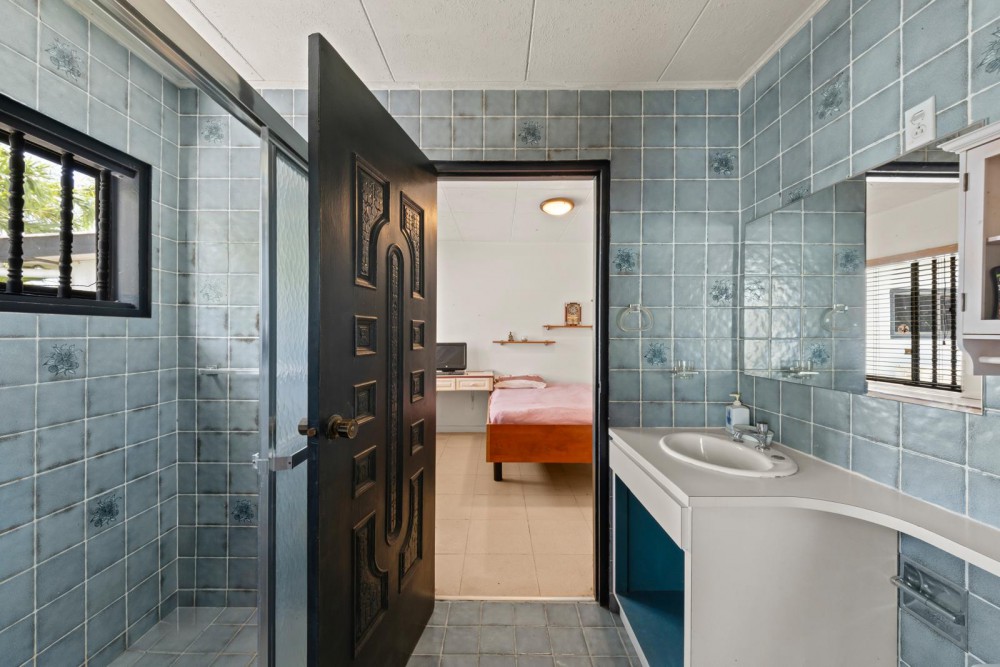 Property in Mahaai