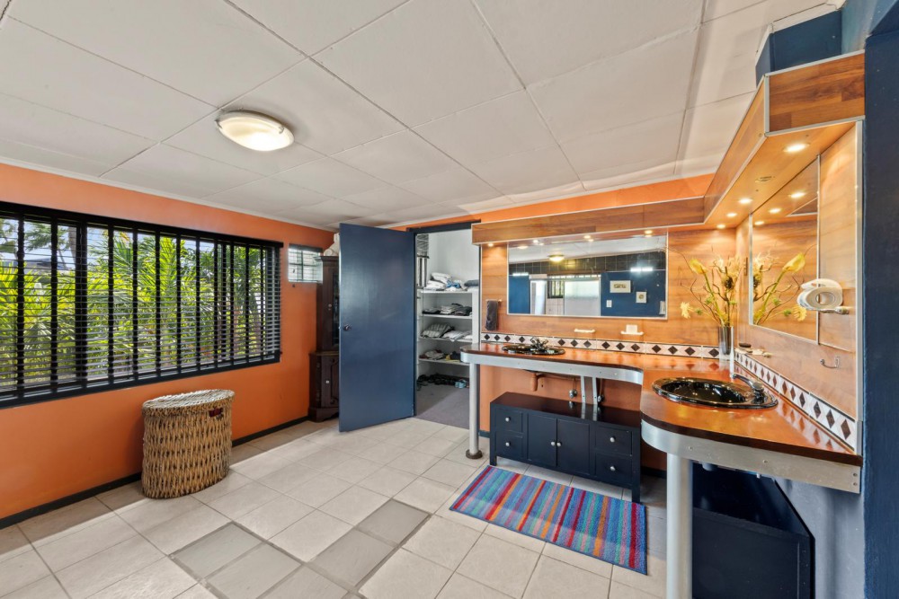 Property in Mahaai