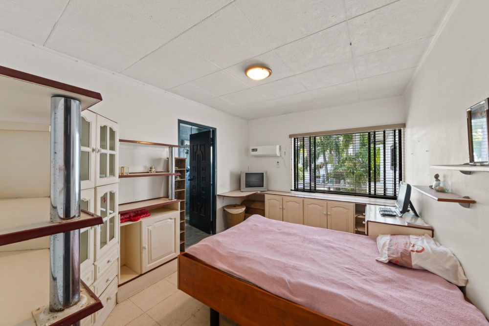 Property in Mahaai