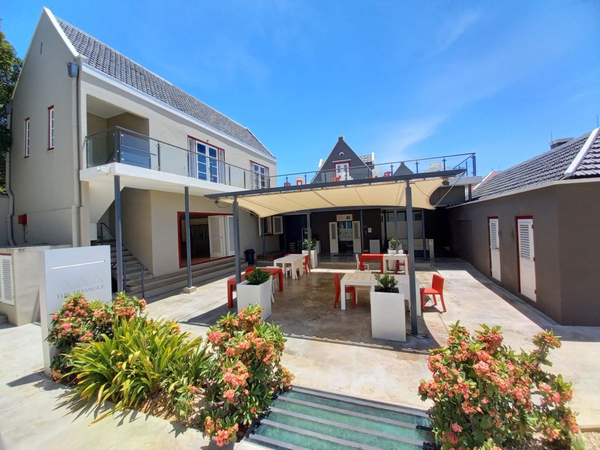 Commercial in Otrobanda