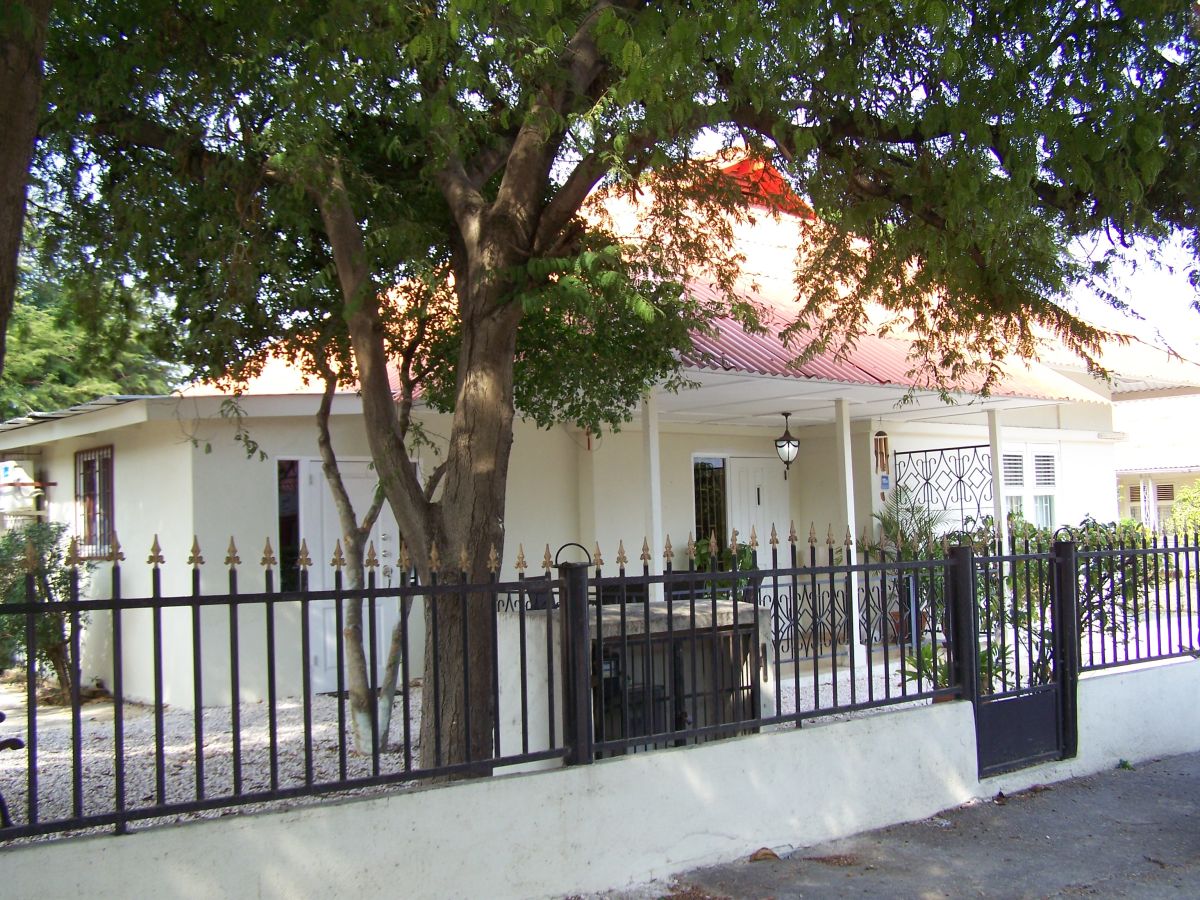 Property in Emmastad