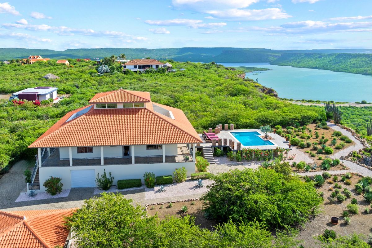 Villa in Coral Estate