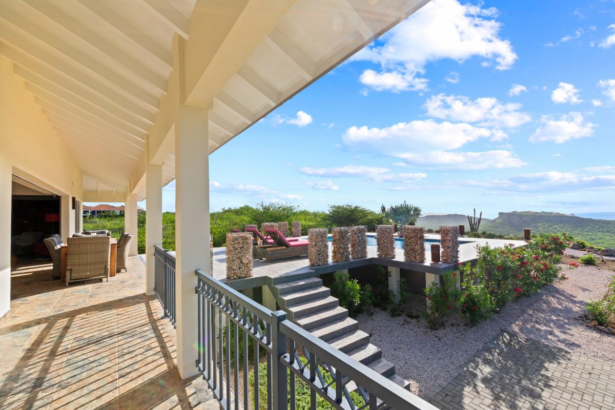 Villa in Coral Estate