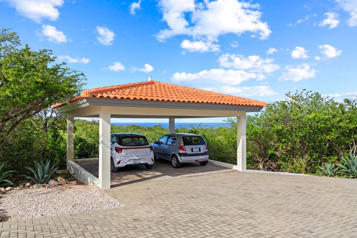 Villa in Coral Estate