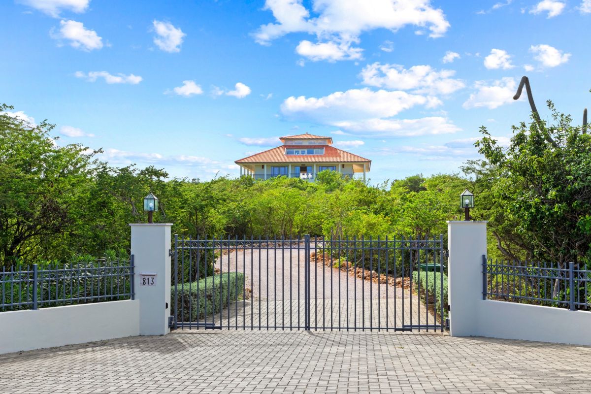 Villa in Coral Estate