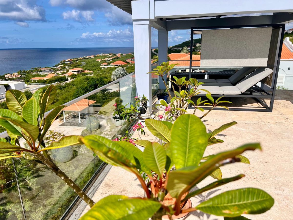 Villa in Coral Estate