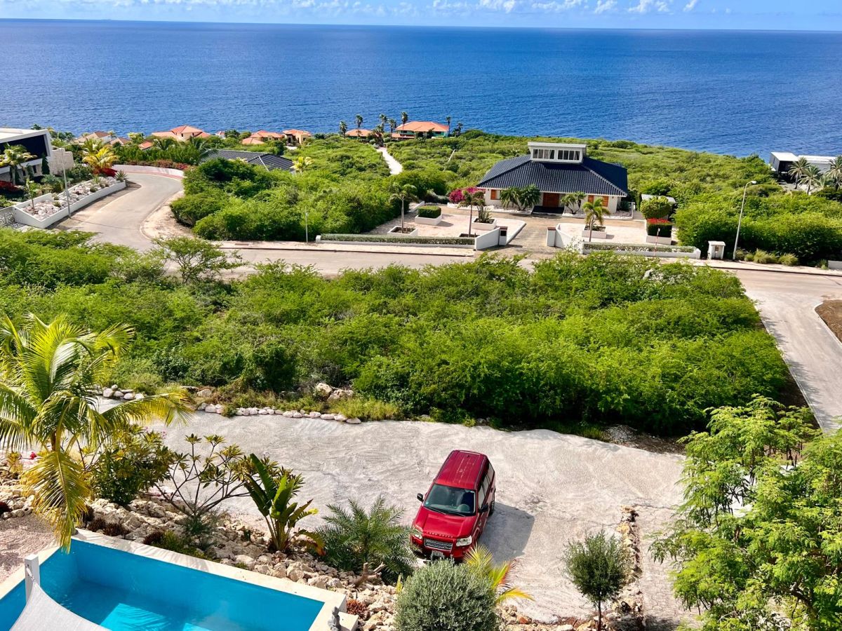 Villa in Coral Estate