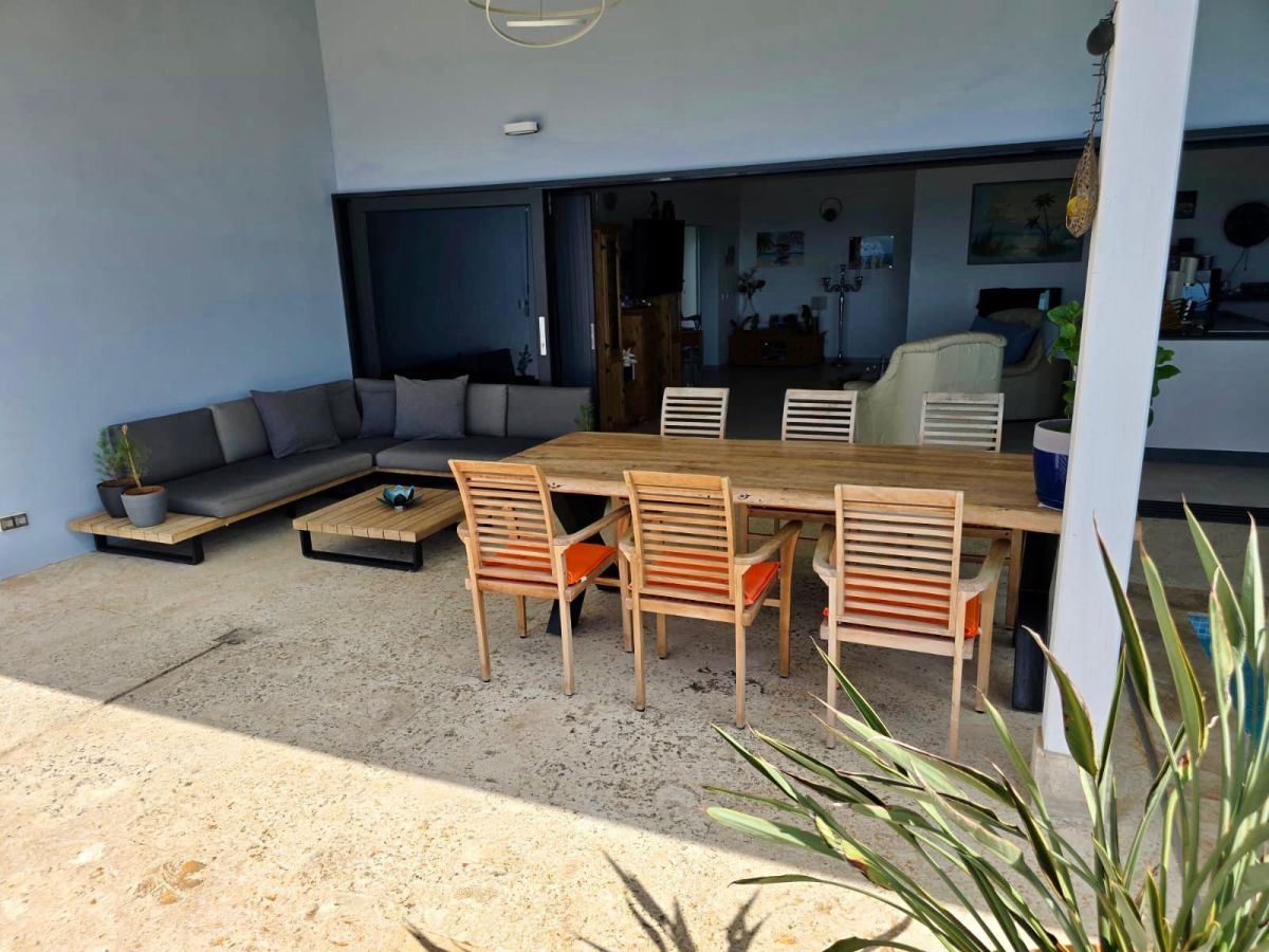 Villa in Coral Estate