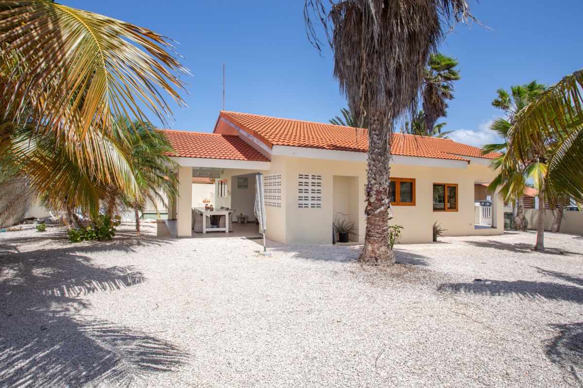 House in Kashutuin