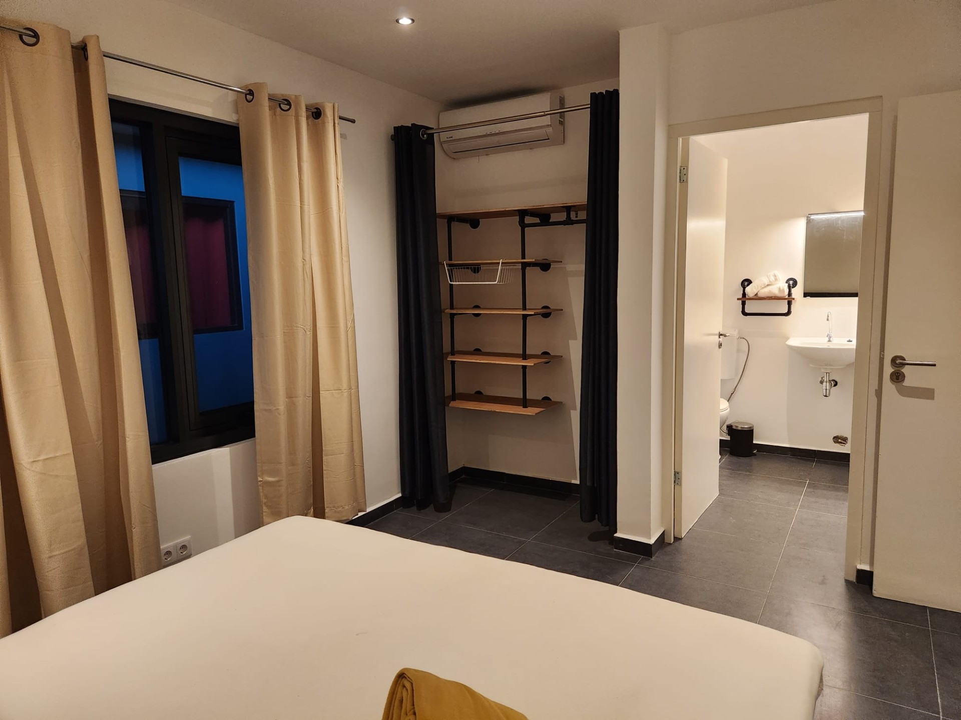 Property in Emmastad