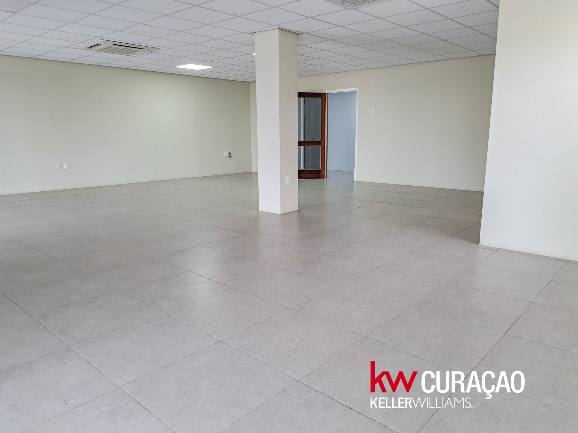 Commercial in Tera Kora