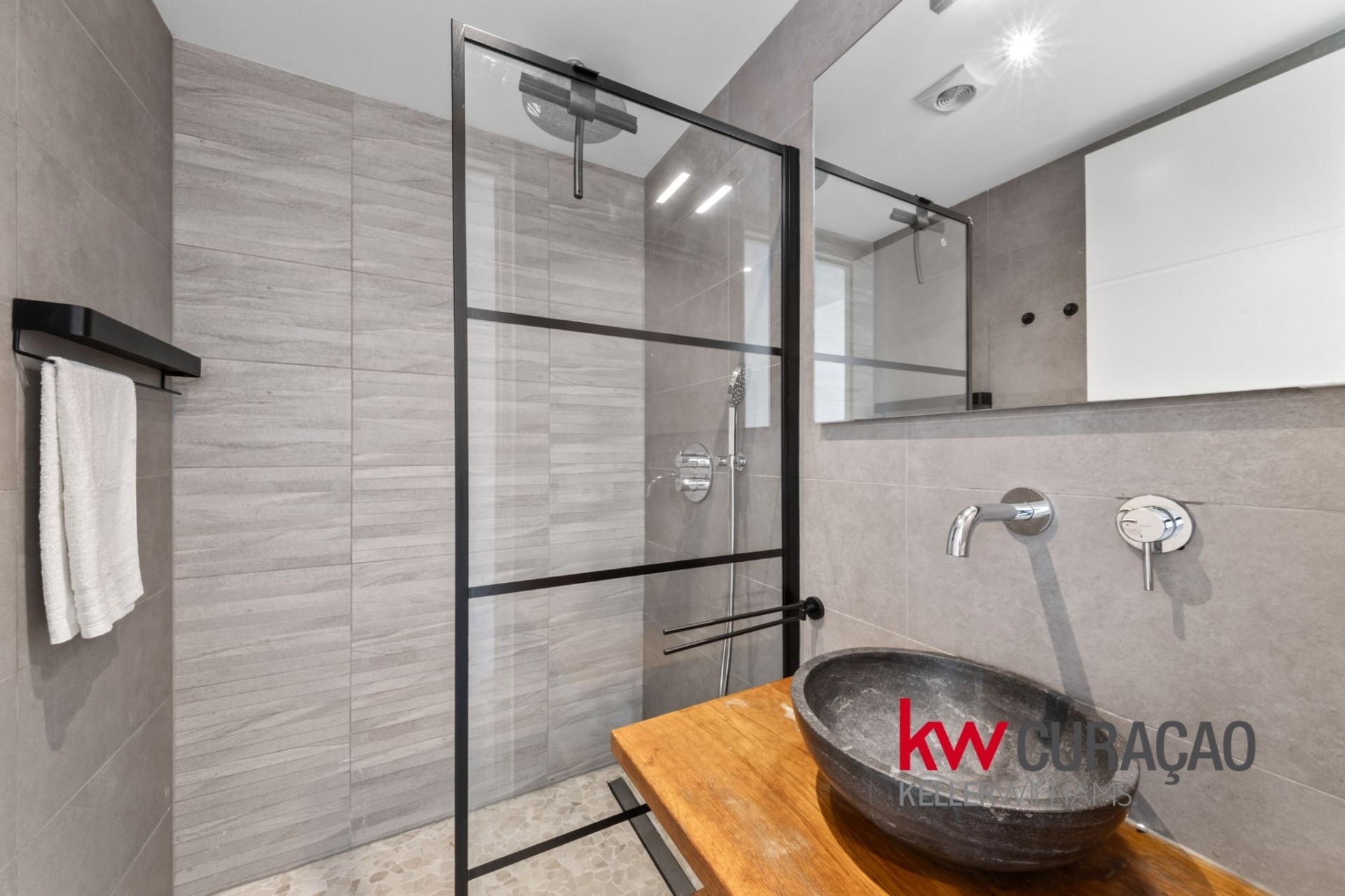 Apartment in Jan Sofat