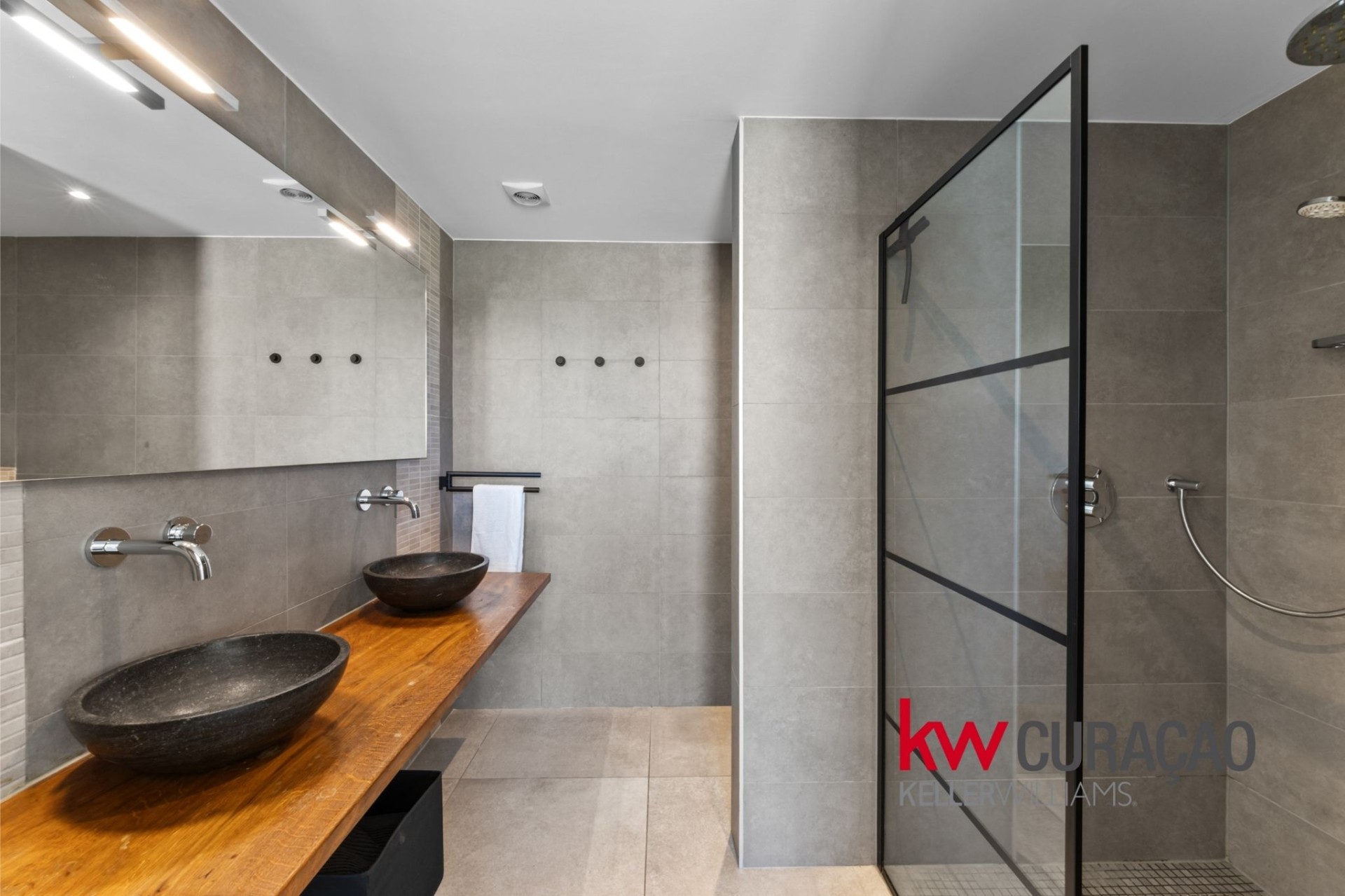 Apartment in Jan Sofat