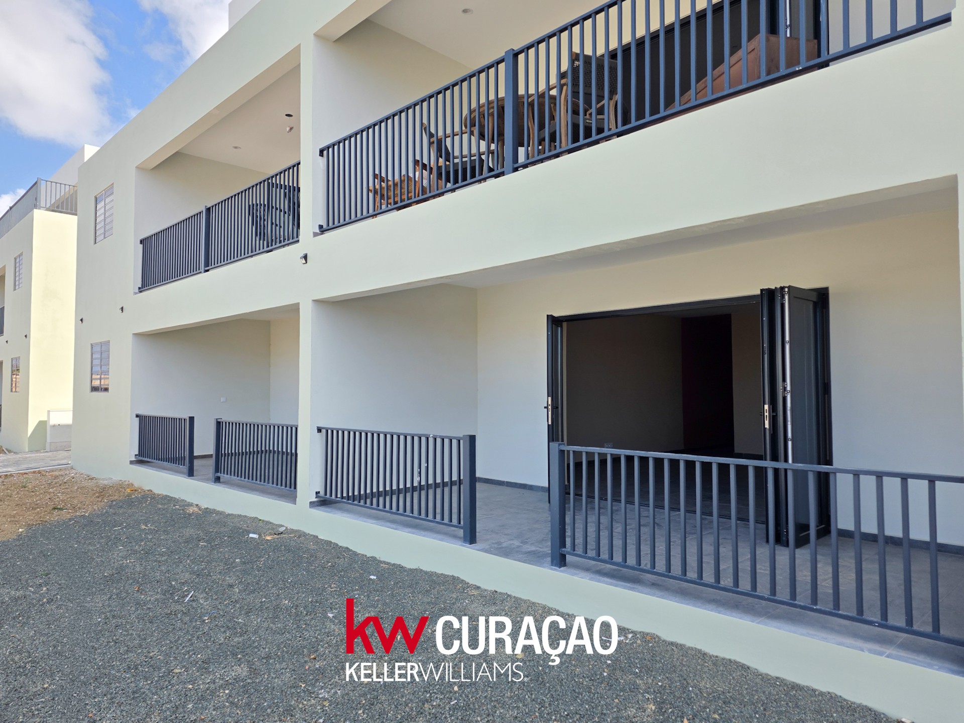 Apartment in Mambo Beach