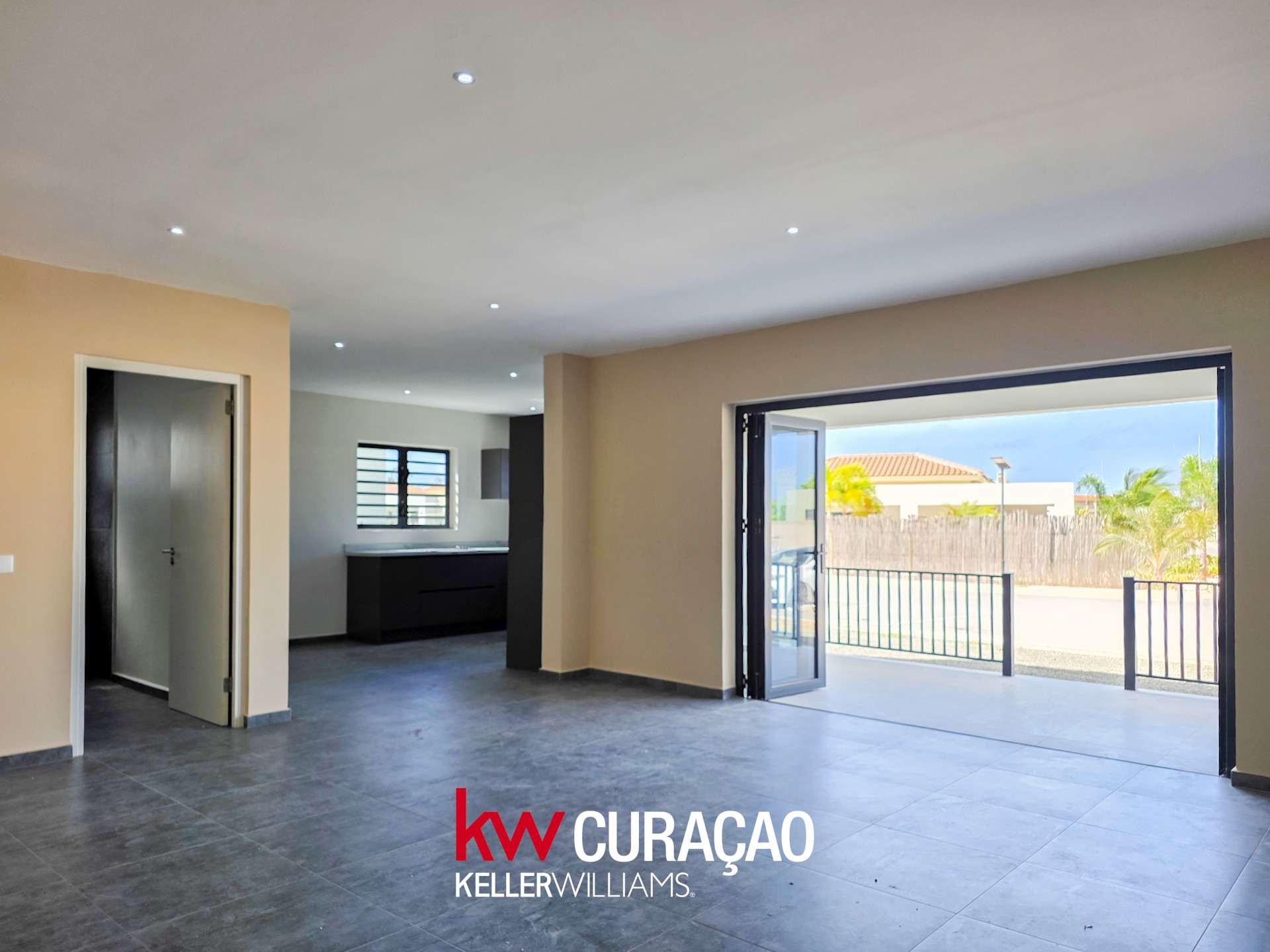 Apartment in Mambo Beach