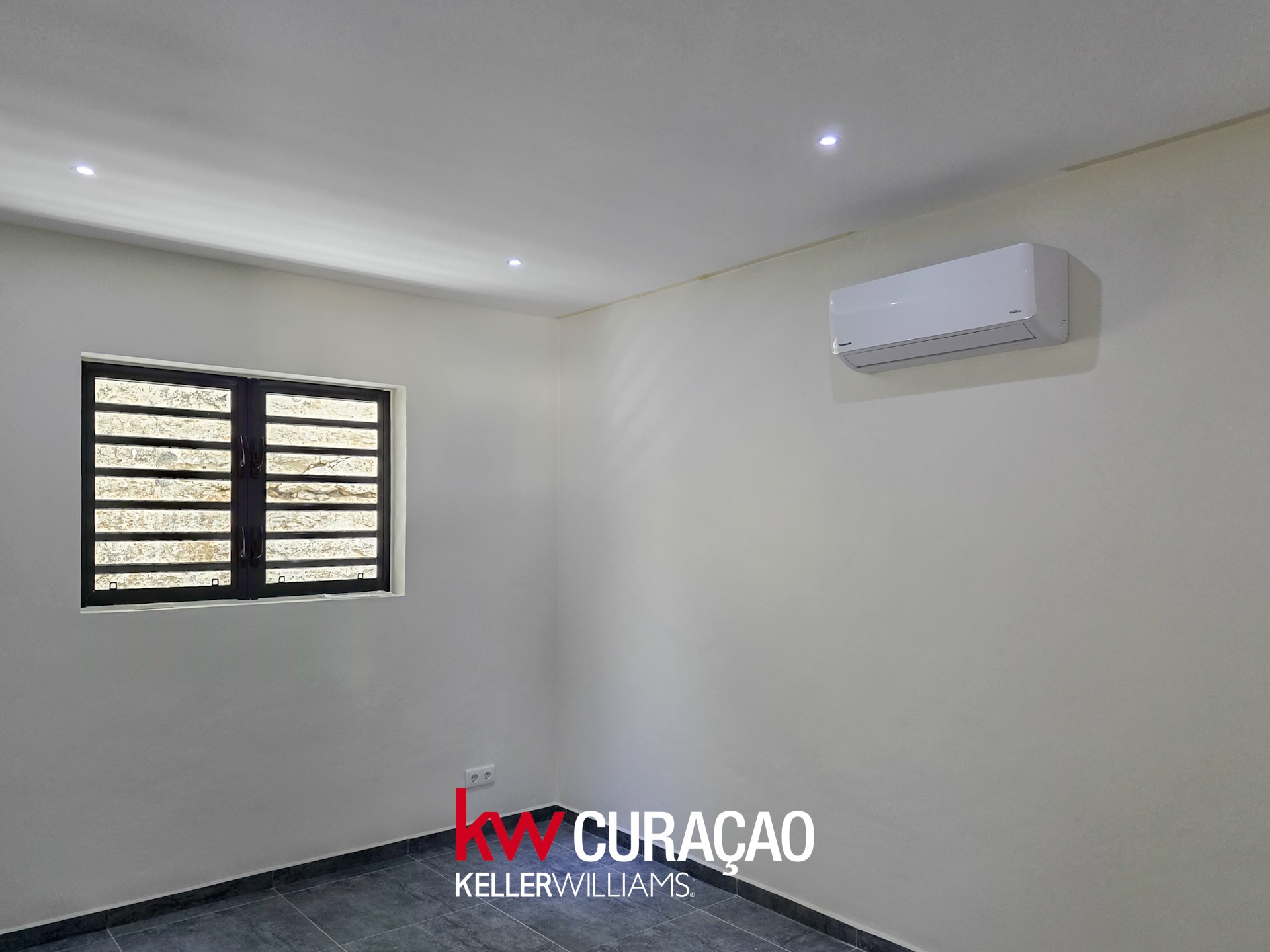 Apartment in Mambo Beach